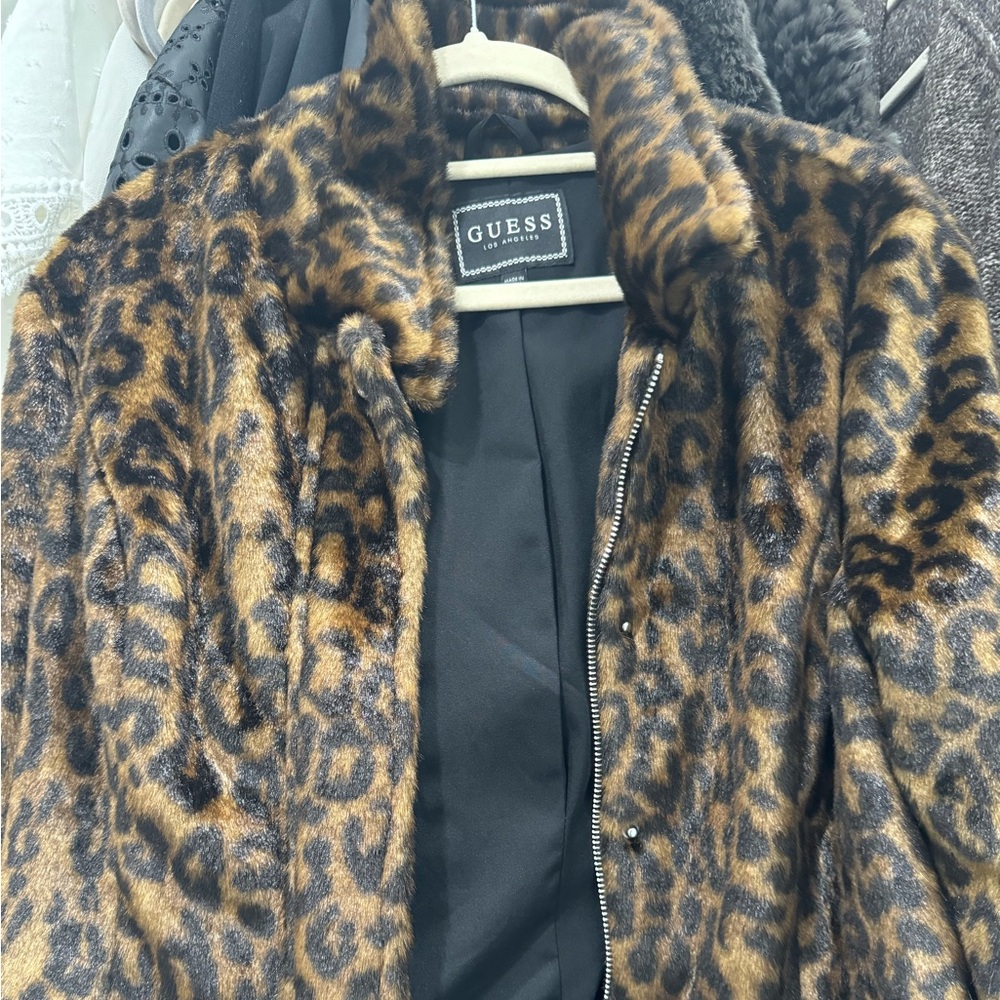 Leopard Guess women jacket a great deal like new don’t miss out !!